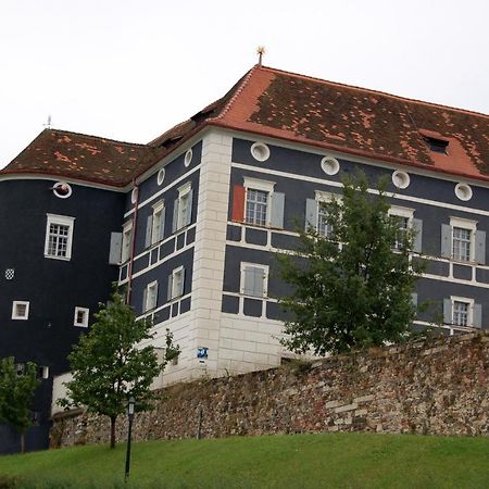Schloss Aichberg 아이슈베르 외부 사진