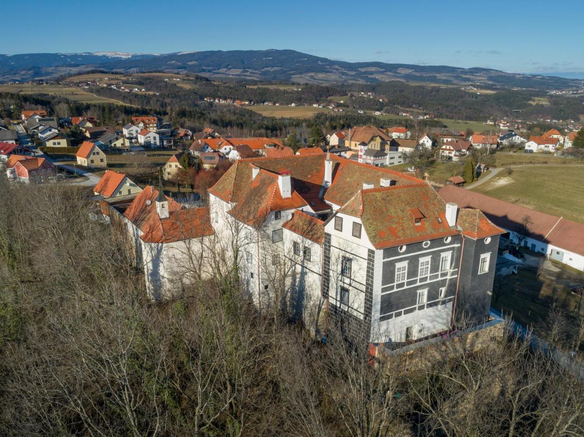 Schloss Aichberg 아이슈베르 외부 사진