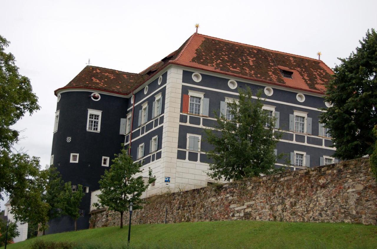 Schloss Aichberg 아이슈베르 외부 사진